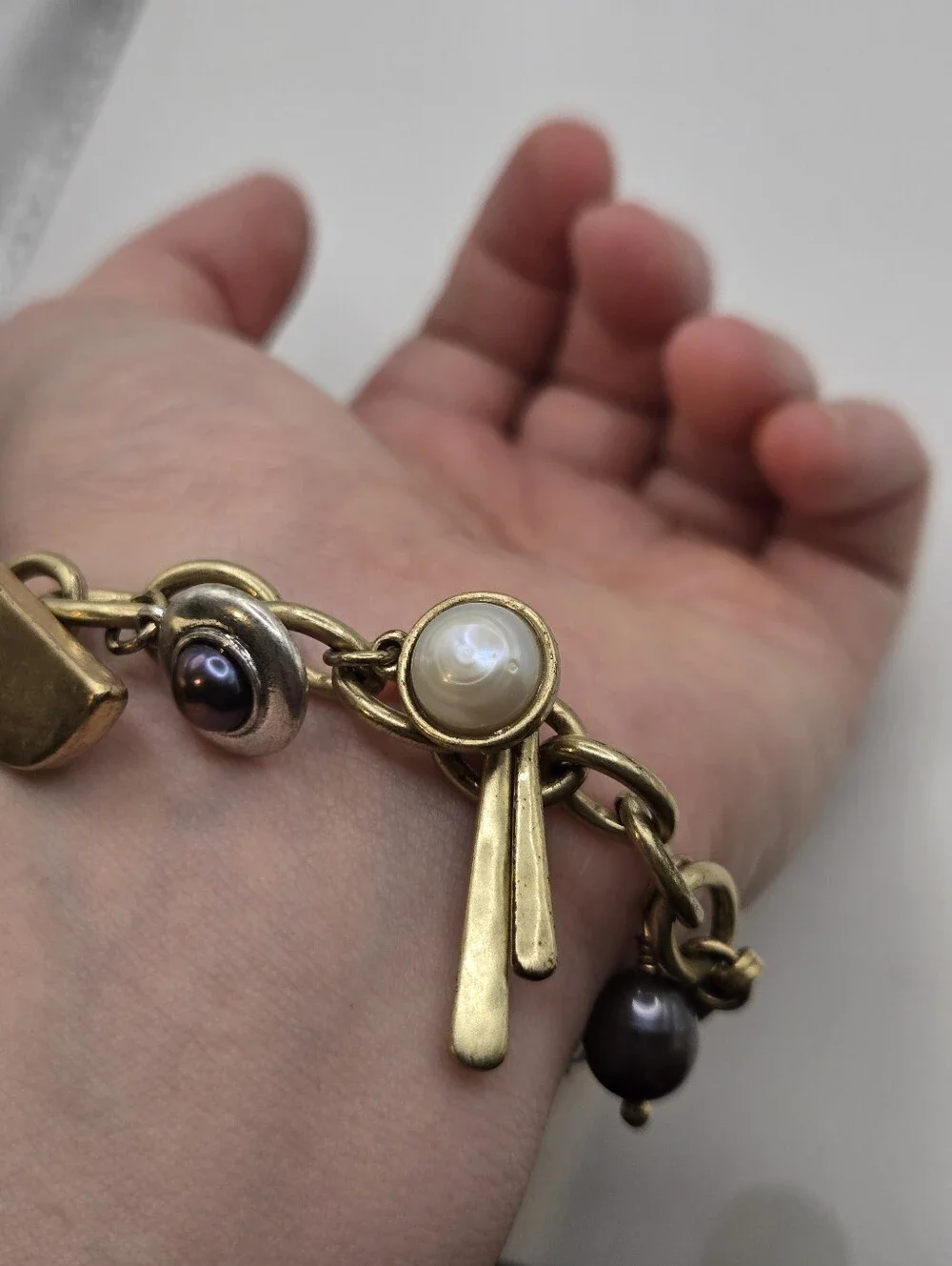 Goldtone Lucky Brand Chunky Charm Bracelet Brutalist Freshwater pearl 8.25
